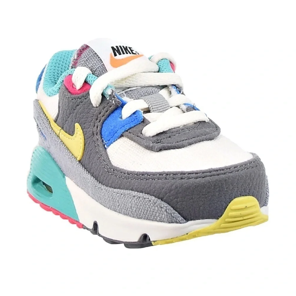 Nike Gray and White Sneakers for Everyday Comfort